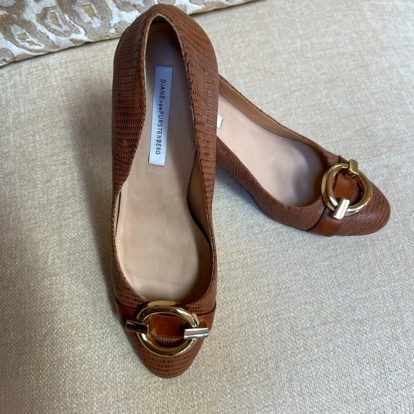 Diane von Furstenberg Saddle Lizard Print Leather Pumps w/Stacked Heels - 9 1/2 - Picture 2 of 8